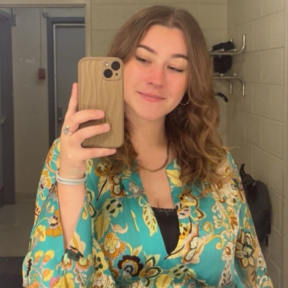 Meet your Posher, Elizabeth - Picture 1 of 1